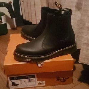Dr. Martens Chelsea boots